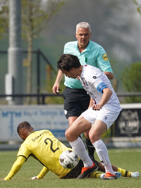 Voetbalseizoen eerste team van Trinitas Oisterwijk gaat als nachtkaars uit