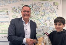 Gemeente Oisterwijk: Pleegjongerenpraatraad bedankt wethouder Dankers voor fijne pleeggezinnendag