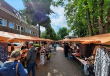 Grote rommelmarkt in Oisterwijk op Tweede Pinksterdag