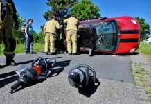 Auto op zijkant na botsing tussen Oisterwijk en Oirschot