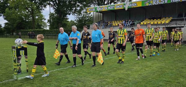Nemelaer Haaren speelt gelijk tegen koploper Unitas