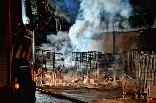 Brandweer Oisterwijk assisteert bij grote brand Beekse Bergen Hilvarenbeek