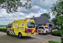 Fietser gewond naar ziekenhuis na aanrijding in Heukelom