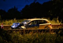 Auto botst op A58 bij Moergestel tegen kermiswagen