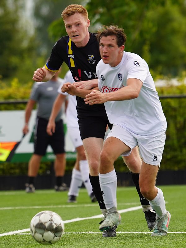 Trinitas Oisterwijk tegen FC Tilburg