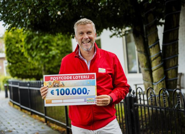 Oisterwijkers winnen ton bij Postcodeloterij