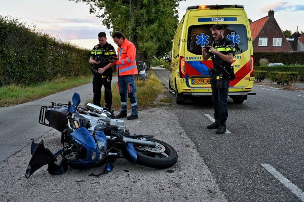 Motorrijder botst tegen bus tussen Oisterwijk en Haaren