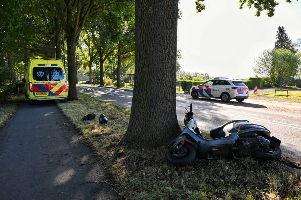 Scooterrijder aangereden in Heukelom