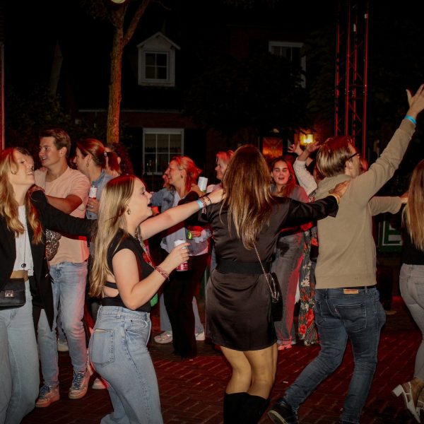 Typisch Gèssel straatfestival Moergestel