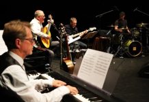 Film: Liedjescollectief Ad van Drunen live in Tiliander