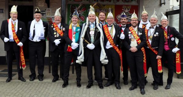 Prinsenbal daags voor 11-11 bij De Pierewaaiers Moergestel