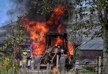 Flinke vlammen bij voertuigbrand Moergestel