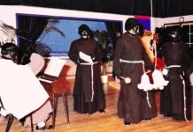 Beeldbank Oisterwijk: Sinterklaasshow Oisterwijk – Bim Bam Patersact, versie 2002