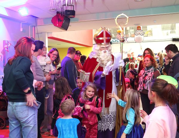 Sinterklaas kreeg warm ontvangst in De Coppele