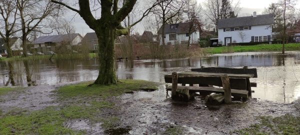 Aanpak van wateroverlast en verdroging in Oisterwijk: Waar is het gevoel van urgentie?