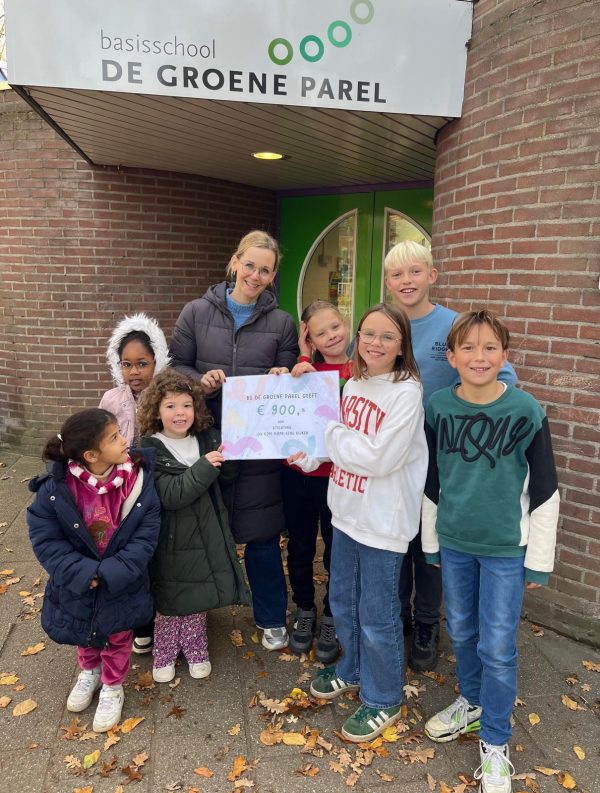 900 euro voor hulp aan Sinterklaas