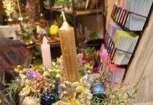 Bloemschikken voor Kerst in Wijkgebouw Waterhoef