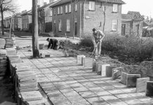 Oisterwijkse duplexwoningen en Moergestels Romaans Christusbeeldje in Kleine Meijerij