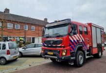 Brandweer voor meting naar gaslucht in woning Oisterwijk