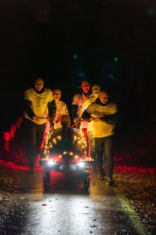 Met bobslee via Moergestel op Oisterwijkse ijsbaan voor Spieren voor Spieren