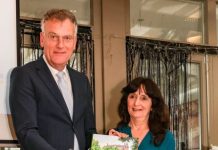 Els Oomis presenteerde haar nieuwe boek met oude en nieuwe foto’s van Oisterwijk