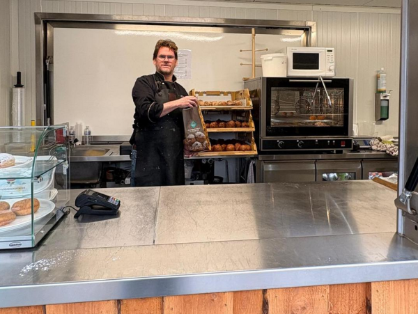 Oliebollen en ijstaart bij Matteo Oisterwijk *