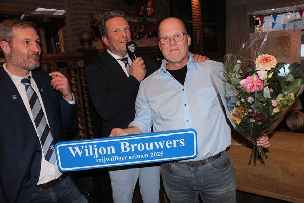 Wiljon Brouwers vrijwilliger van het jaar bij Oysters Oisterwijk