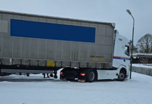 Vrachtwagen vast op industrieterrein Moergestel