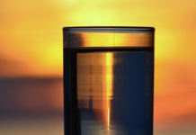 Glazen deur die stil sluit zonder klemmen of tocht *