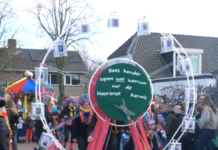 Carnaval van start en de optocht in Haarens Strûivendûrp