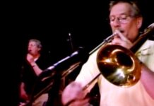 Beeldbank Oisterwijk: ‘Ons Genoegen’ speelt ‘Careless Love’, Oisterwijk 1998 Beeldbank Oisterwijk: ‘Ons Genoegen’ speelt ‘Careless Love’, Oisterwijk 1998