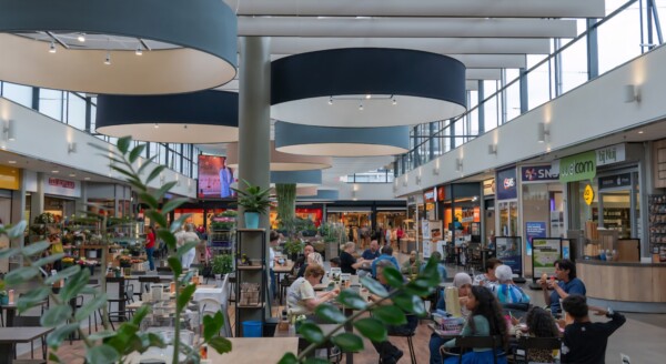 Met de Parelfair-bus naar winkelcentrum De Helftheuvel