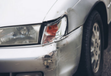 Zo repareer je je auto goedkoop na een aanrijding * Zo repareer je je auto goedkoop na een aanrijding *