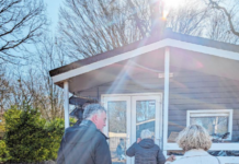 Burgemeester ontvangt Oekraïners op opvanglocatie in Oisterwijk