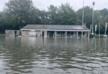 Oysters rugby viel afgelopen weekend in het water (spreekwoordelijk, dit is AI!) Oysters rugby viel afgelopen weekend in het water (spreekwoordelijk, dit is AI!)
