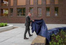 Onthulling kunstwerk voor wijk KVL Oisterwijk Onthulling kunstwerk voor wijk KVL Oisterwijk