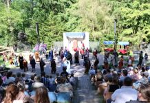 Merlijn de Tovenaar trekt publiek naar Oisterwijks Natuurtheater Merlijn de Tovenaar trekt publiek naar Oisterwijks Natuurtheater