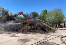 Brandend snoeiafval in Haaren snel geblust Brandend snoeiafval in Haaren snel geblust