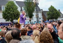 Geweldig muziekfeest met AVROTROS op plein Moergestel Geweldig muziekfeest met AVROTROS op plein Moergestel